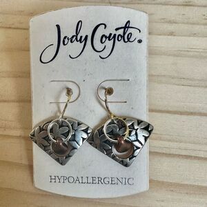 Jody Coyote Leaf  Copper Drop Earrings – Mixed Metal Boho Vibes 🍁